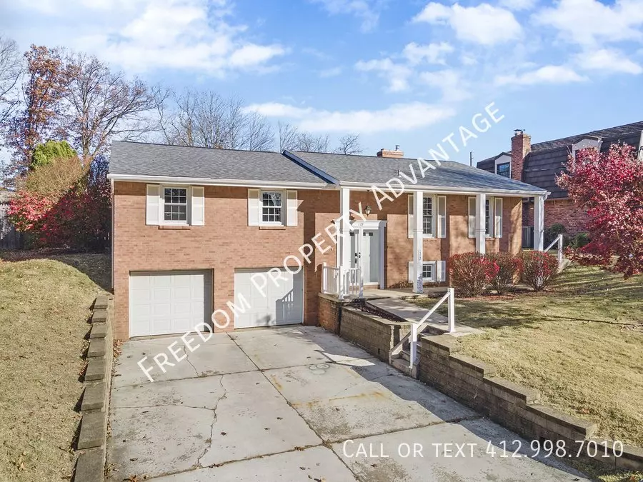 172 N Jamestown Rd House for rent in Coraopolis, PA