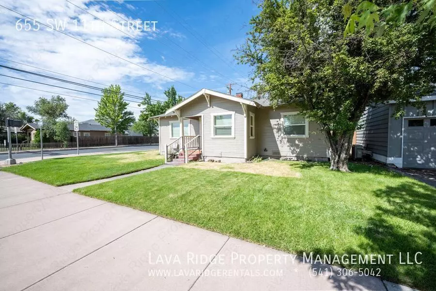 655 SW 11th St House for rent in Redmond, OR