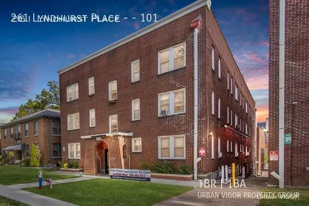 261 Lyndhurst Pl Apartment for rent in Lexington, KY