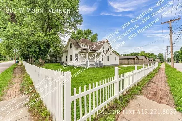 802 W Mt Apartment for rent in Springfield, MO