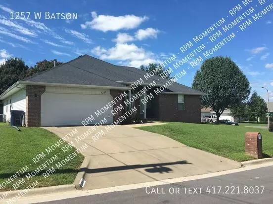 1257 W Batson Apartment for rent in Nixa, MO