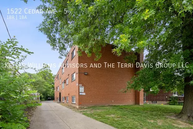 1522 Cedar Ave Apartment for rent in Cincinnati, OH