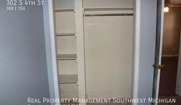 5 of 13 302 S 4Th St House for rent in Niles, MI