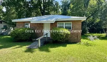 2 of 13 110 Parish St House for rent in Dothan, AL