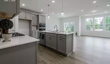 3 of 39 102 Addison Cir House for rent in Commerce Township, MI