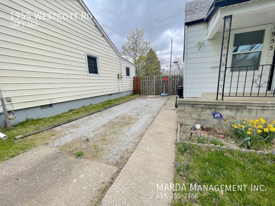 1955 Westcott Rd Windsor, ON House for Rent Rentable