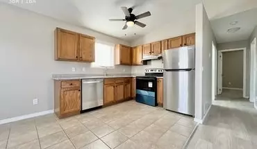 4 of 20 1309 Giselle Cres House for rent in Windsor, ON