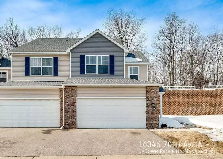 16346 70th Ave N House for rent in Osseo, MN