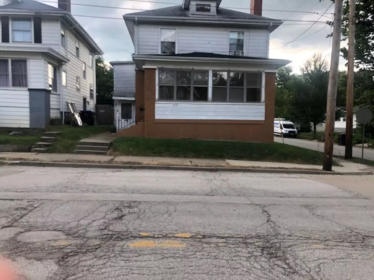 410 N Mclean St Apartment for rent in Bloomington, IL