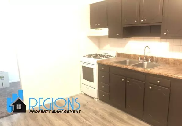 824 E Washington St Apartment for rent in Bloomington, IL