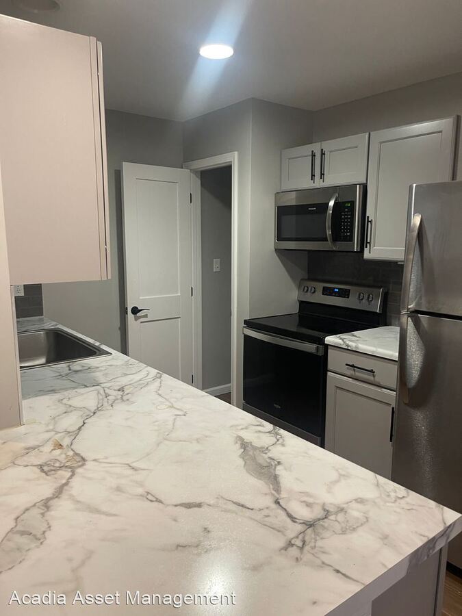 116 W Van Buren St Columbia City, IN Apartment for Rent