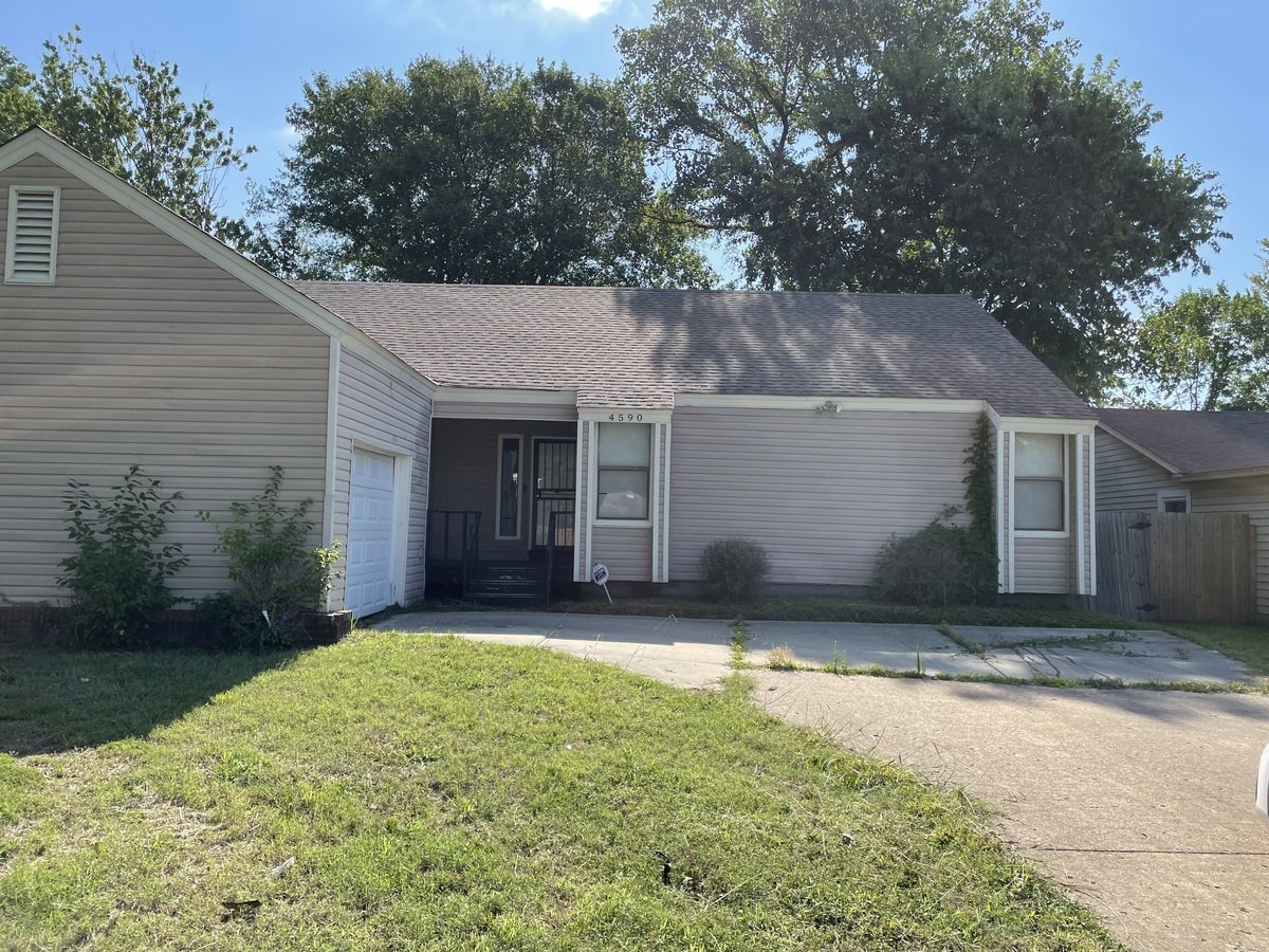 Large 3 Bedroom Apartments 4590 Crump Rd Memphis, TN