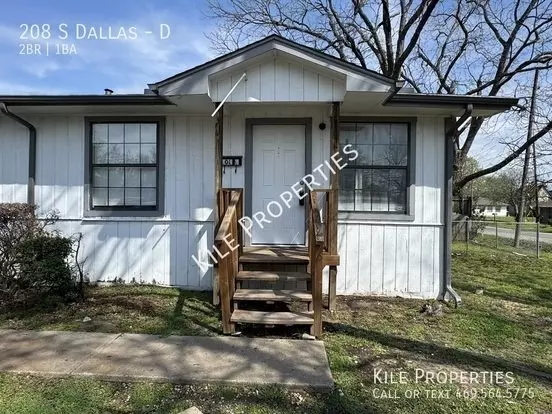 208 S Dallas Apartment for rent in Kaufman, TX