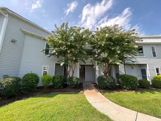 First Floor 2 Bedroom/2 Bathroom Condominium With Screened Porch In Breezewood! Apartment for rent in Wilmington, NC