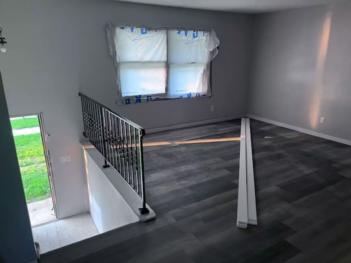 2 of 4 605 E Maple House for rent in Harrisburg, SD