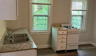5 of 14 809 S Fred Shuttlesworth Apartment for rent in Cincinnati, OH