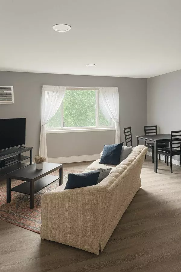 2 of 4 2006 Alvin St Apartment for rent in Cincinnati, OH