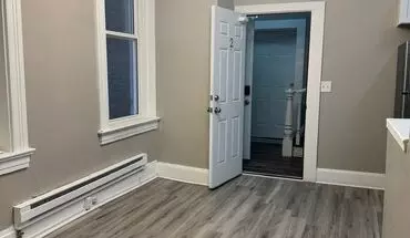 5 of 5 2582 W. McMicken Apartment for rent in Cincinnati, OH