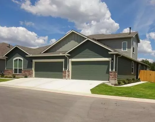 Classic 3 Bedroom 3 Bath Home With Generous Back Yard Apartment for rent in Pflugerville, TX