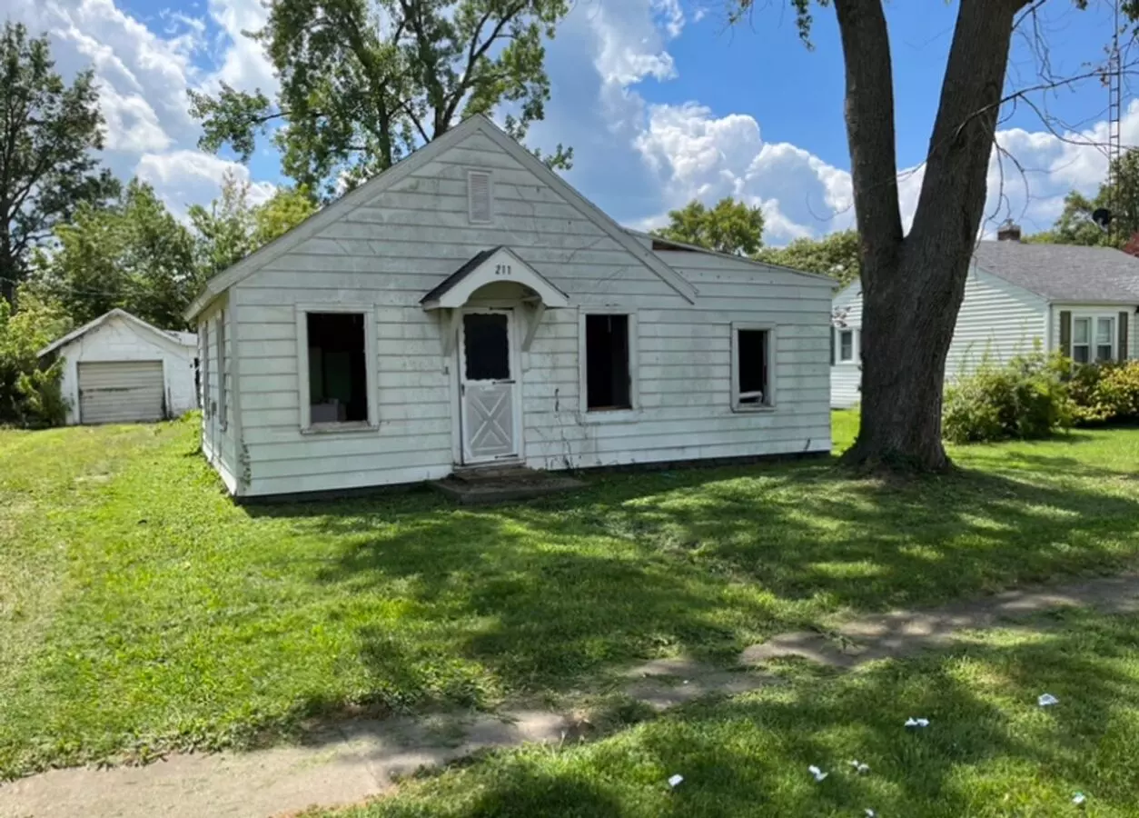 Odin, Il - 3 Bedroom Home - Investor Special - Accepting Cash Offers - $155 Month / $400 Down House for rent in Odin, IL