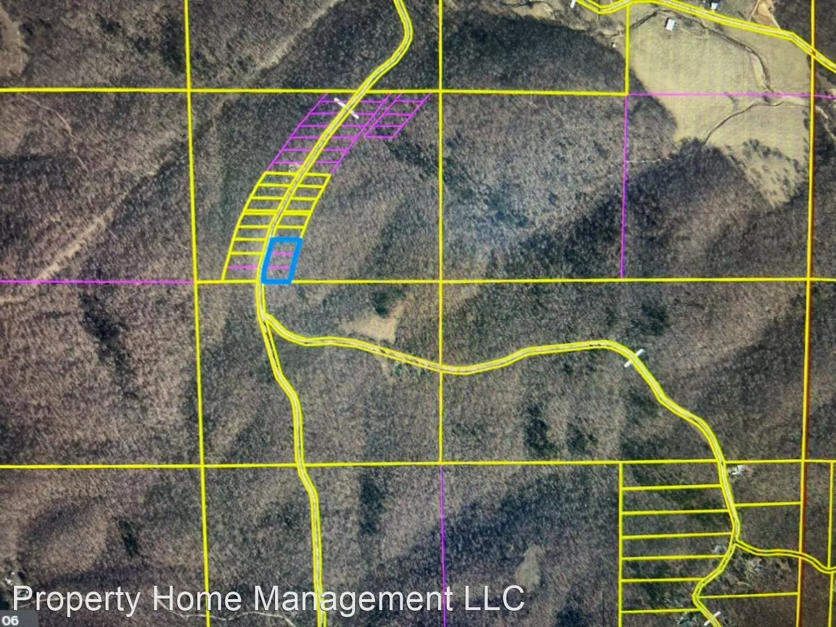 2 of 2 0 Wayne 526 Lost Creek Rd House for rent in Greenville, MO