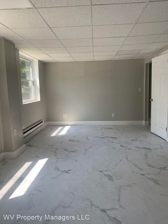 1425 1/2 Lewis St Charleston, WV House for Rent Rentable
