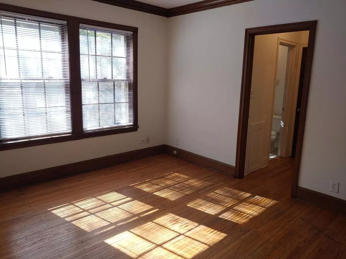 2434 Dupont Ave S Apartment for rent in Minneapolis, MN