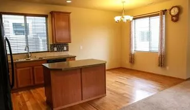 4 of 32 Spacious And Modern 4-bedroom Home In Everett House for rent in Everett, WA