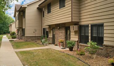 Woodcrest Townhomes Apartment for rent in Chaska, MN