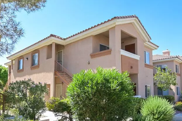 Se!!! Gated!! 2 Bedroom 1st Floor With Balcony!! Community Pool, Spa, Clubhouse!!! Fitness Room!! No Carpet!! Apartment for rent in Las Vegas, NV