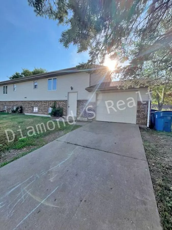 1204 Flora St Apartment for rent in Nixa, MO