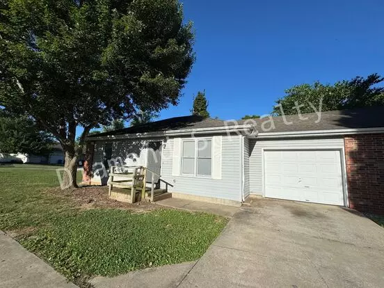 1505 W Rainey Duplex Apartment for rent in Ozark, MO