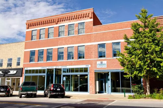 C Street Loft Available Now! Apartment for rent in Springfield, MO