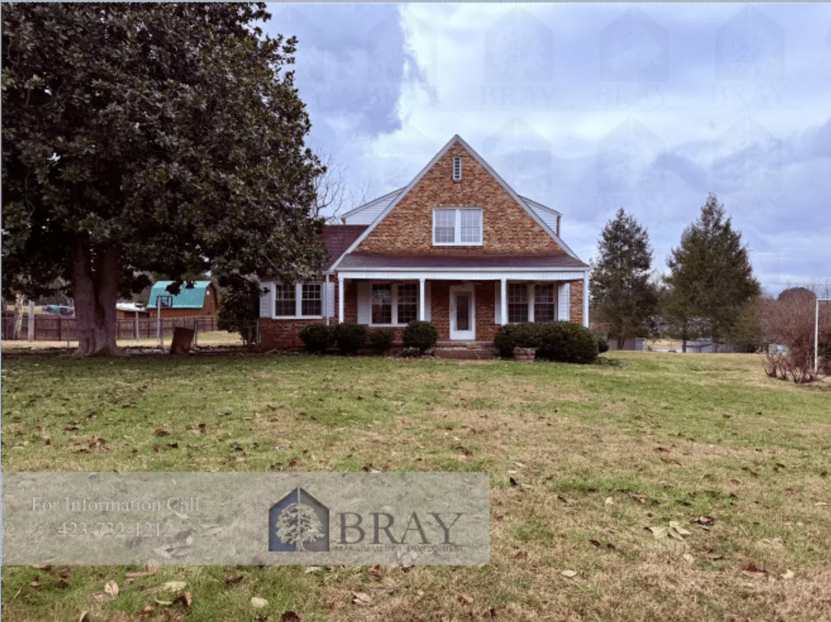 Charming & Spacious 1930S Home In A Central Yet Private Kingsport Location – 5 Beds, 2 Baths! House for rent in Kingsport, TN