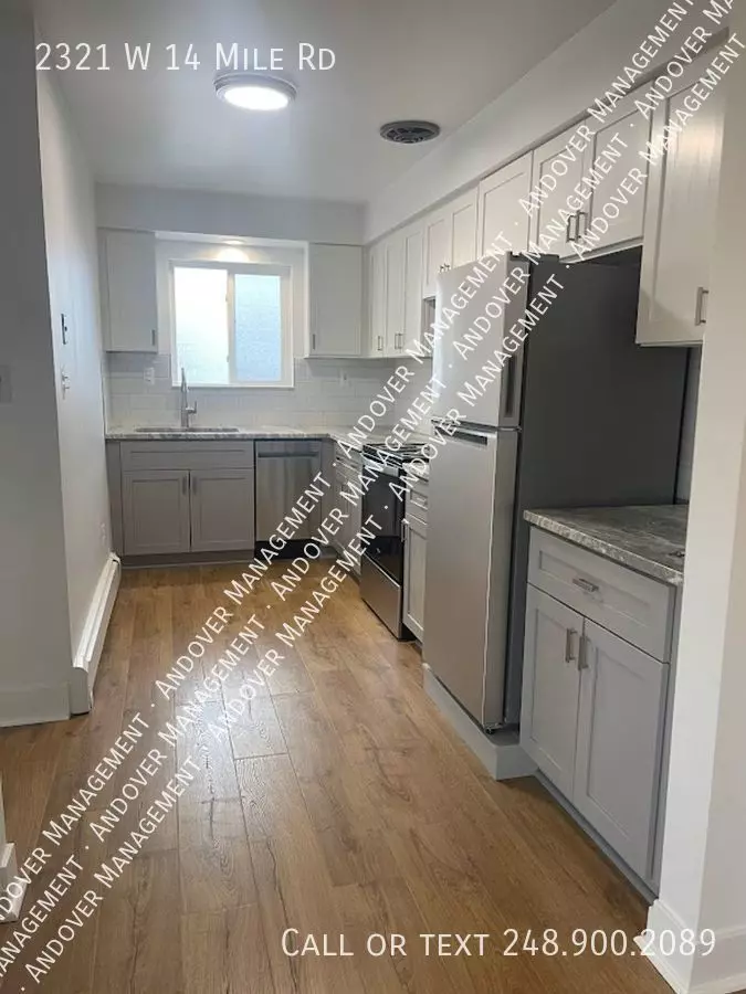2321 W 14 Mile Rd Apartment for rent in Royal Oak, MI