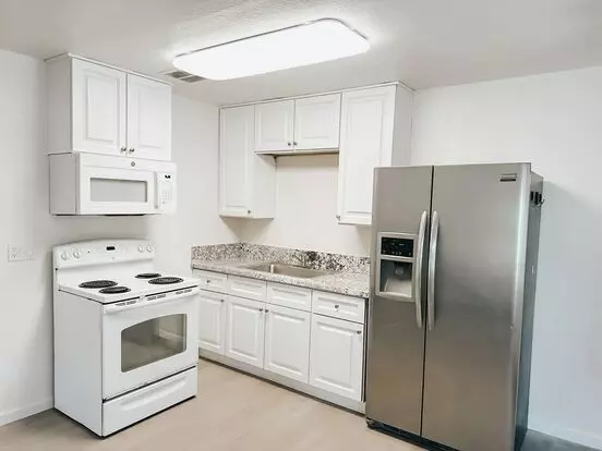 Nice Apartment-close To Ucd Med Center! Apartment for rent in Sacramento, CA