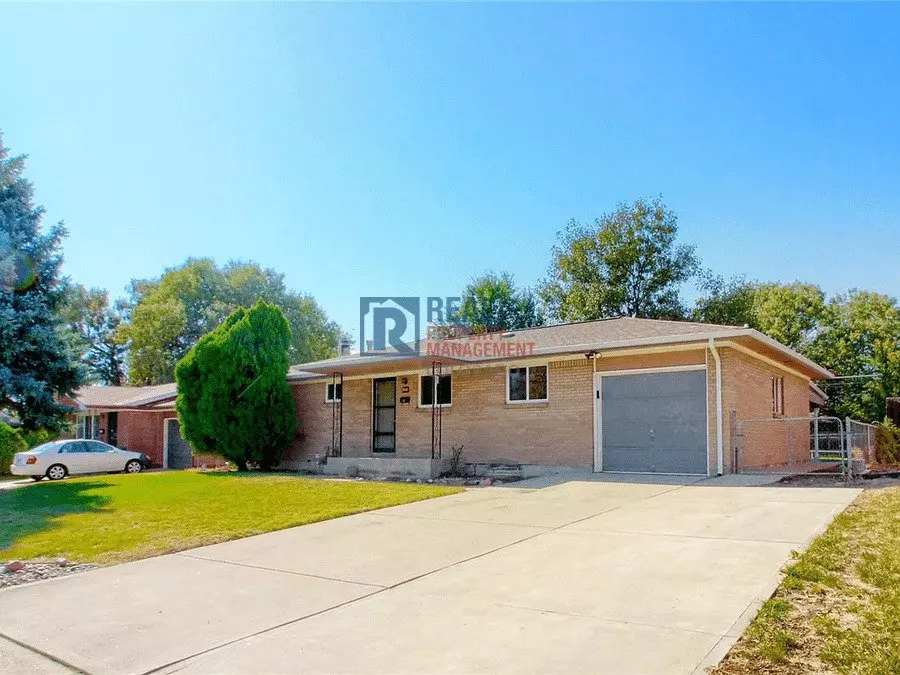 7041 Beacon Way House for rent in Westminster, CO