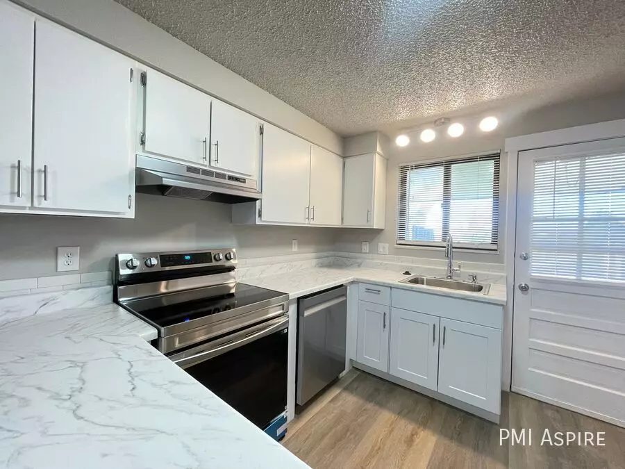 1828 Cambridge Dr Apartment for rent in Longmont, CO