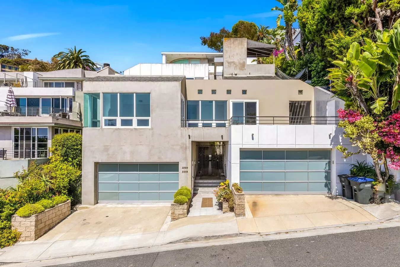 Luxury 2 Bed | 2.5 Bath Private Residence With Office Nook In Downtown Main Beach House for rent in Laguna Beach, CA