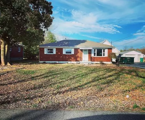 Charming Updated Home With Flexible Layout, Large Garage, And Modern Upgrades Apartment for rent in Louisville, KY Charming Updated Home With Flexible Layout, Large Garage, And Modern Upgrades Apartment for rent in Louisville, KY