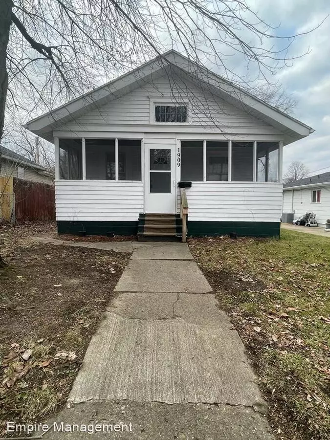 1909 S Brookfield St House for rent in South Bend, IN