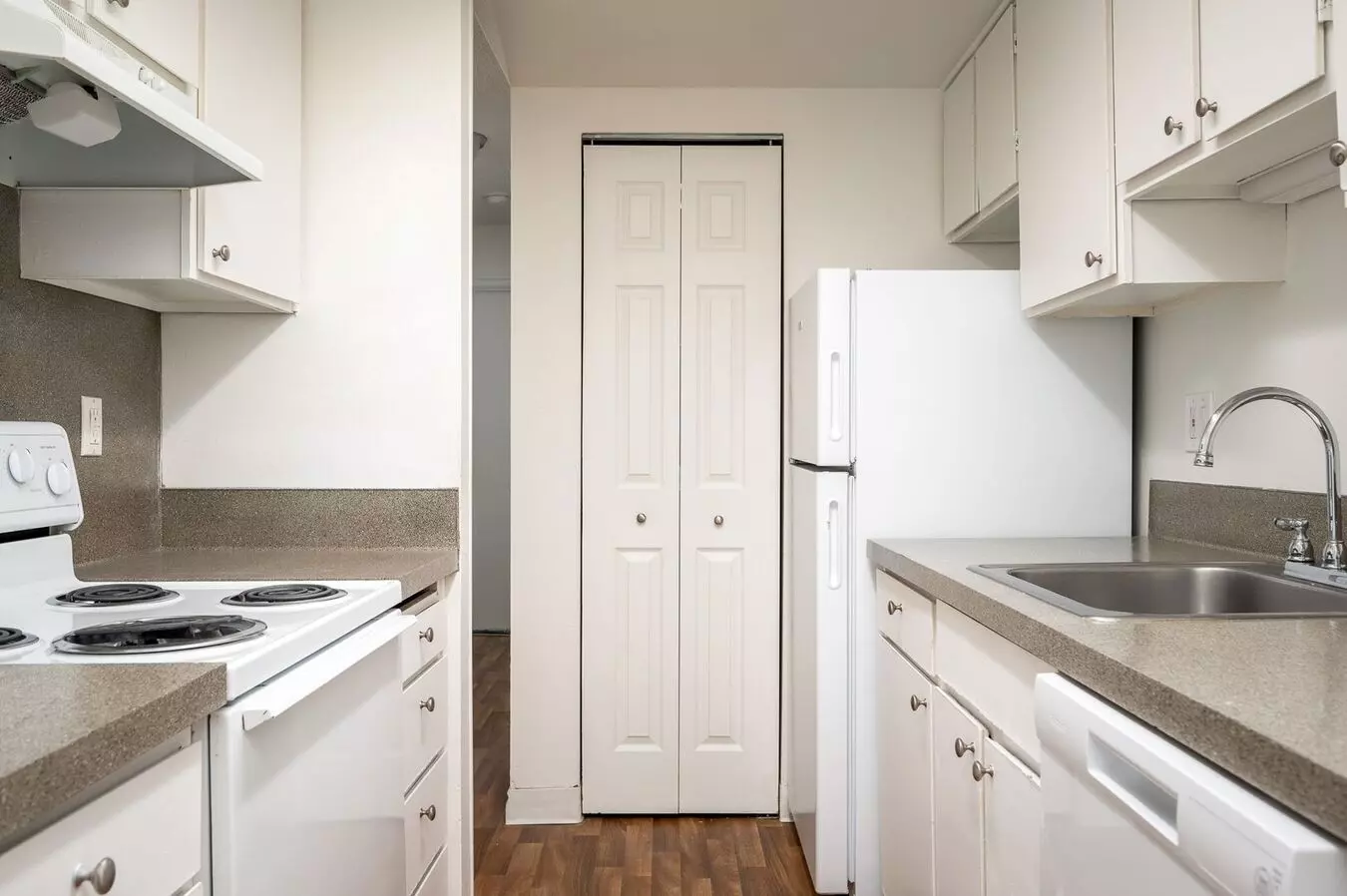 2 of 2 #304 Edgewood Manor Apartment for rent in Tigard, OR
