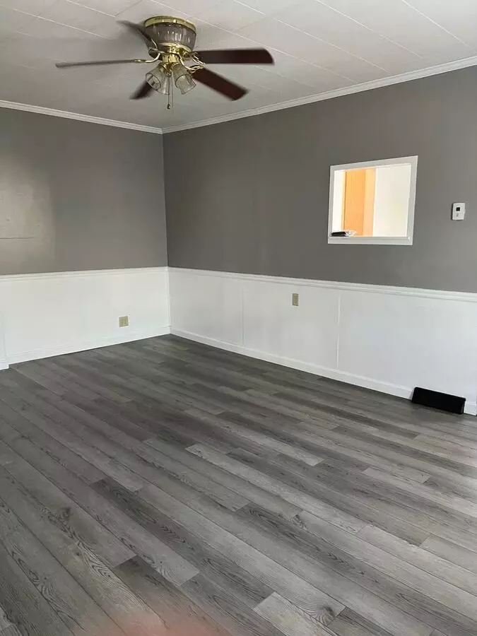 Elm St Apartment for rent in So Barre, MA