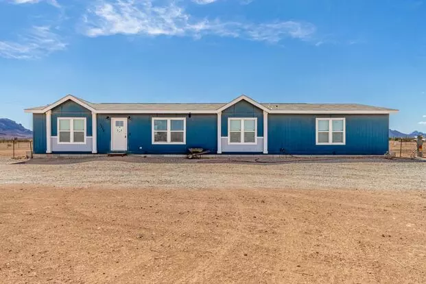 Horse Property!!! Stunning Home W 4 Acres In Tonopah! Apartment for rent in Tonopah, AZ