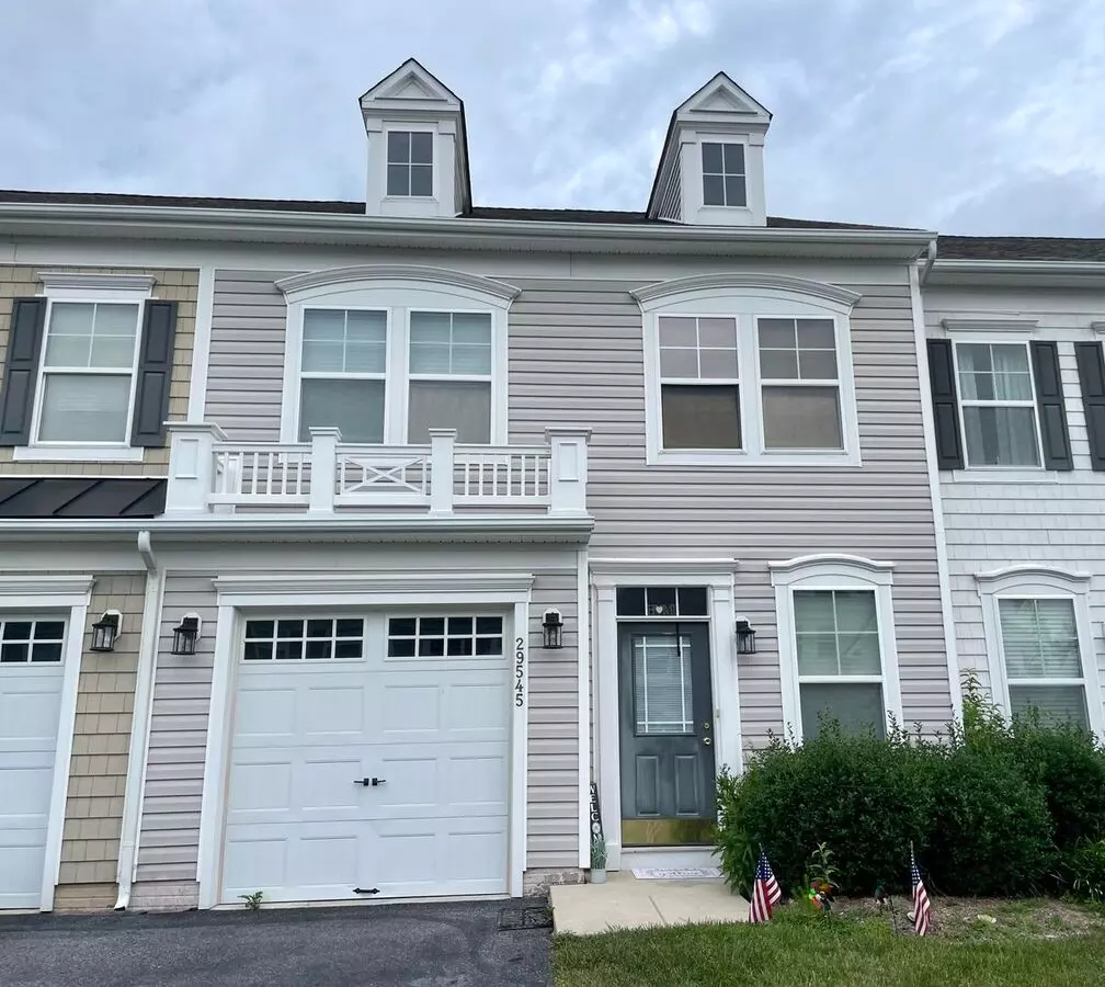 Modern And Spacious Town Home With Community Pool. House for rent in Millsboro, DE