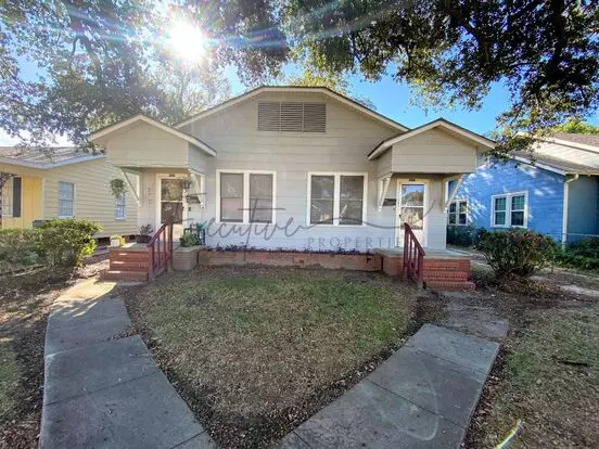 Modern Upgrades + Classic Charm – 2br Duplex For Rent Apartment for rent in Lake Charles, LA