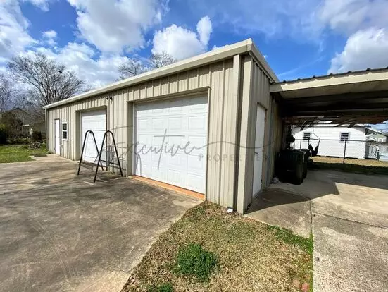 Studio Apartment For Rent – Central Ac, Full Kitchen, Water Included Apartment for rent in Lake Charles, LA
