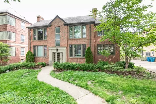 7535 Oxford Apartment for rent in Clayton, MO