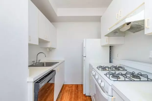 7350 Lindell Blvd Apartment for rent in University City, MO