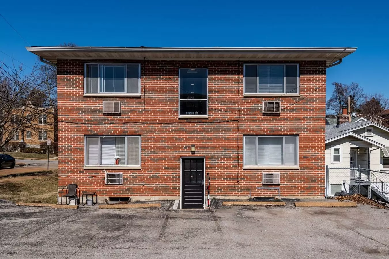 2 of 3 Cozy 1 Bedrooms In Maplewood Apartment for rent in Maplewood, MO